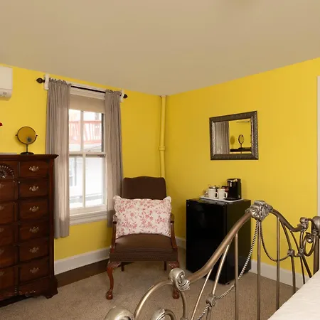 Carlisle House Bed And Breakfast-2