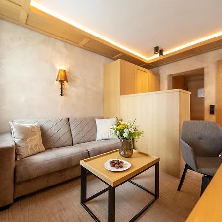 Hotel Alpina Deluxe-3