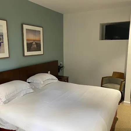 The Lodge At Meyrick Park-2