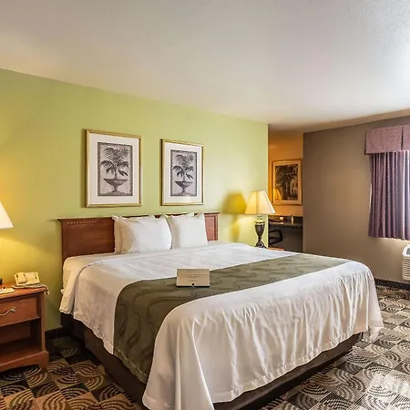 Quality Inn & Suites Hannibal West-2
