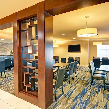 Embassy Suites Valencia-2