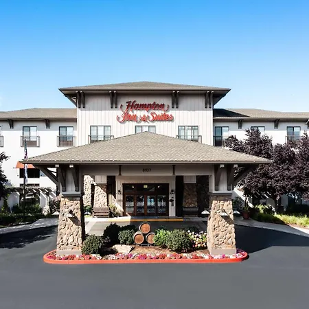 Hampton Inn & Suites Windsor-Sonoma Wine Country-3