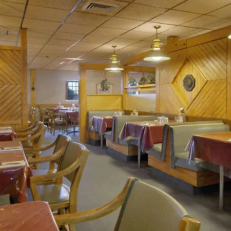 Howard Johnson By Wyndham Portage La Prairie-3