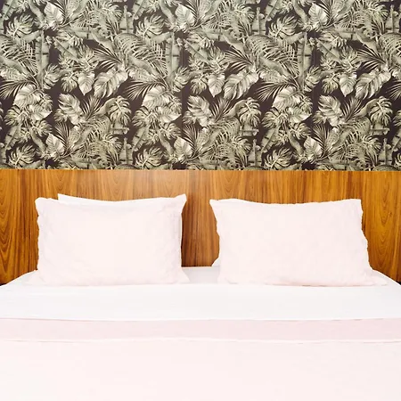 Cris Hotel-3