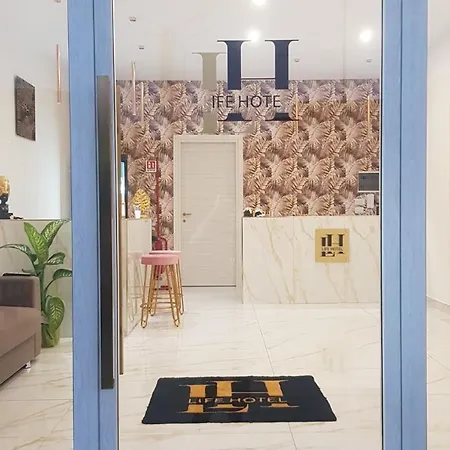 Life Hotel-2