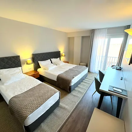 Hotel Marina-3