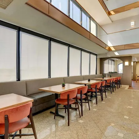 Drury Inn & Suites Marion-3