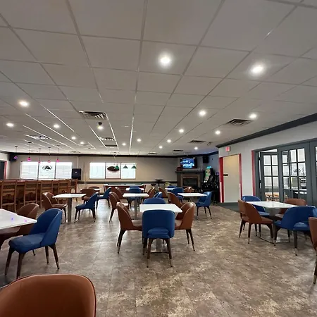 Ramada By Wyndham Waupaca-2