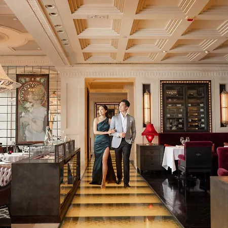 Four Seasons Hotel Hong Kong-3