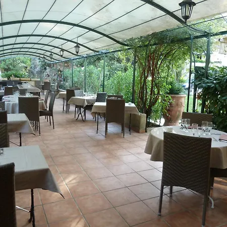 Logis Hôtel - Restaurant Résidence Les Cèdres-2
