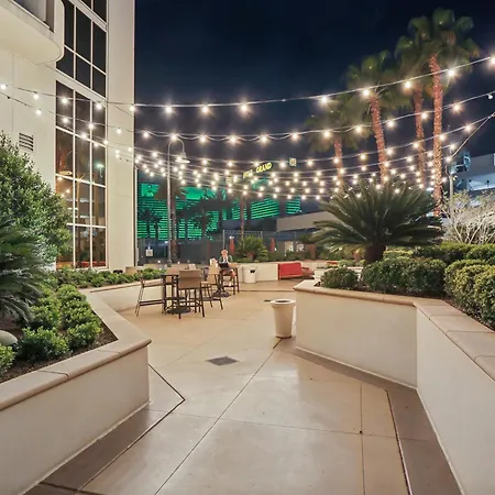 Mgm Signature Deluxe Balcony Strip View Suite-2