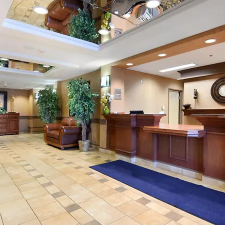 Days Inn & Suites By Wyndham Strathmore-2