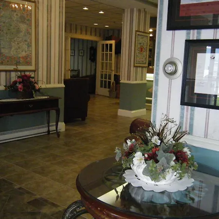 Claymore Inn And Suites-2