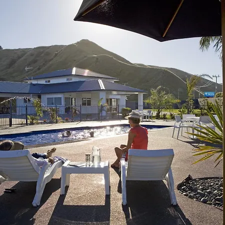 Motel Oasis-3
