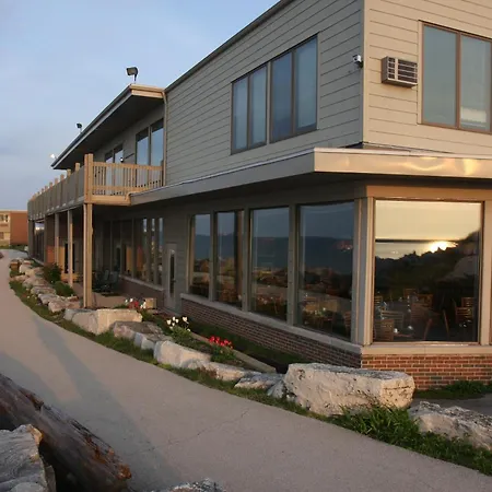 Lighthouse Inn - Two Rivers-2