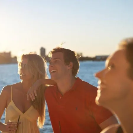 Surfers International Apartments-2