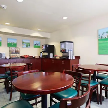 Microtel Inn & Suites By Wyndham Wellton-3
