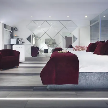 Aphrodites Group - Luxury Hot Tub Suites In Central Lake District!-2