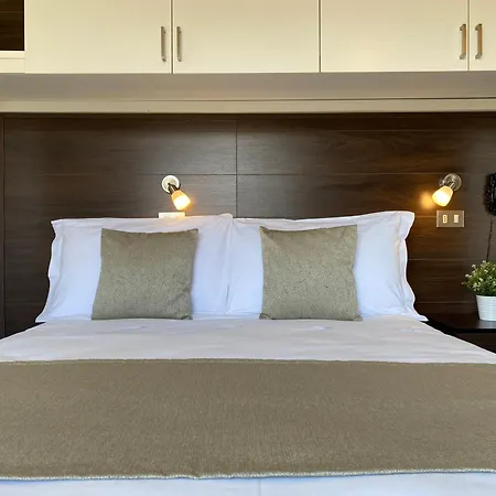 Golf Hotel-2