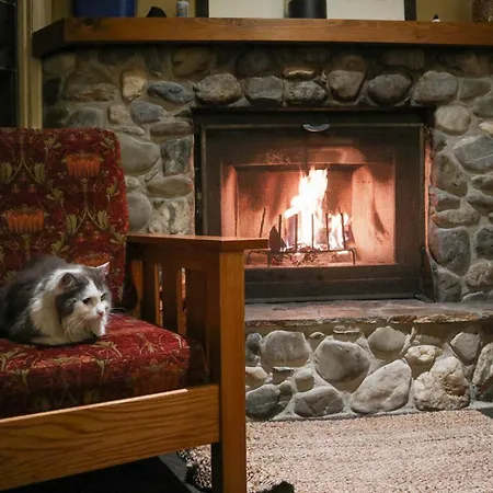 Emerald Lake Lodge-3