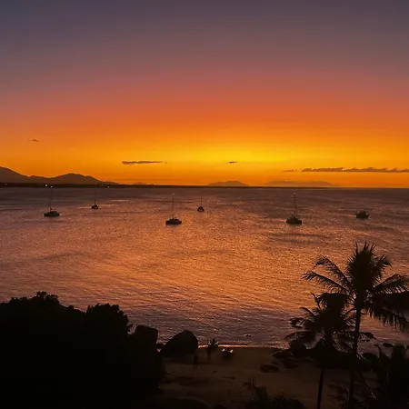 Coral Cove Apartments - Absolute Beachfront Resort Bowen-2