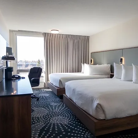 Carriage House Hotel And Conference Centre-3