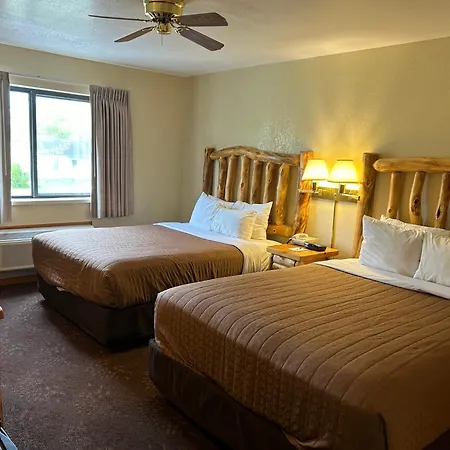 Super 8 By Wyndham Bridgeview Of Mackinaw City-2