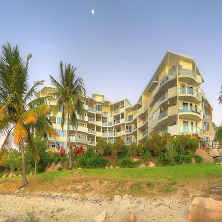 Coral Cove Apartments - Absolute Beachfront Resort Bowen-3
