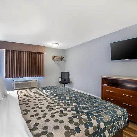 Econo Lodge Inn & Suites Virginia Beach - Norfolk-2