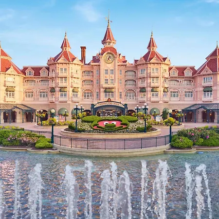 Disneyland Hotel-3