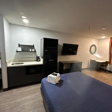 Pinetop Studio Suites-3