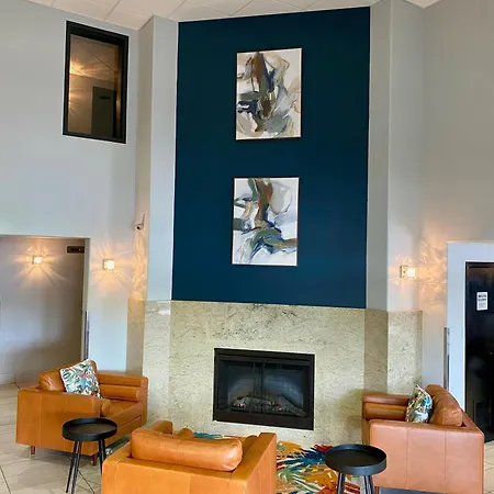 Super 8 By Wyndham Lachenaie/Terrebonne-2