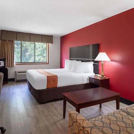 Travelodge By Wyndham Merrill-2