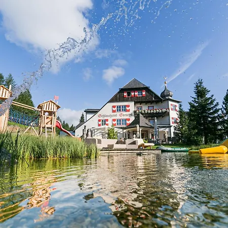 Schlosshotel Seewirt-3