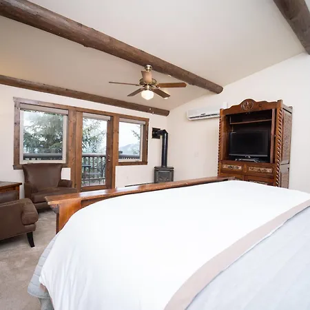 Taharaa Mountain Lodge-2