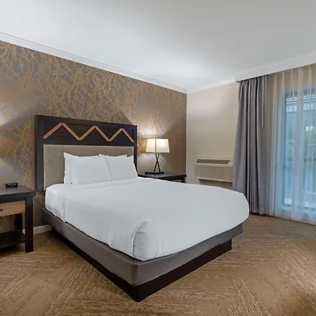 Best Western Plus Inn At The Vines-2