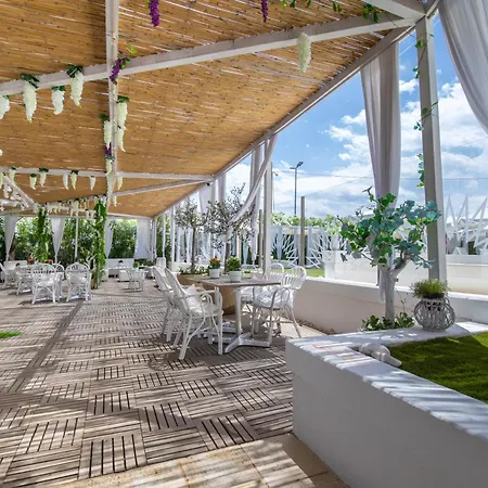 Bianco Riccio Suite Hotel-2