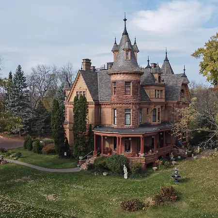 Henderson Castle Inn-2