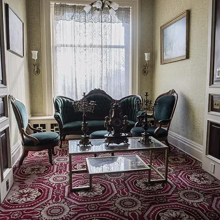 Henderson Castle Inn-3