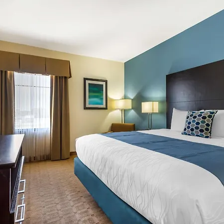 Best Western Plus Lytle Inn And Suites-2