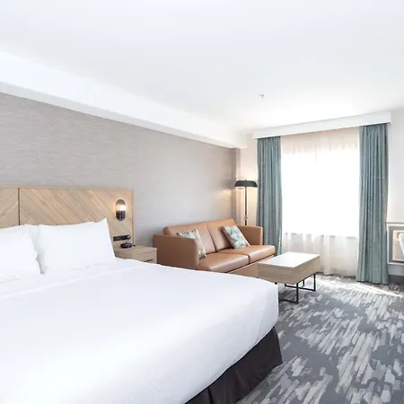 Sandman Hotel & Suites Regina-3