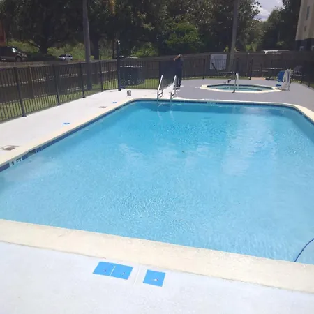 Fairfield Inn And Suites By Marriott Tampa North-3