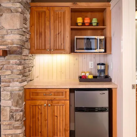 Larsmont Cottages-2