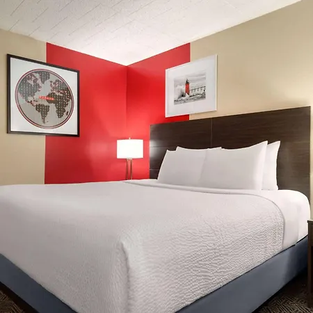 Ramada By Wyndham Alpena-2