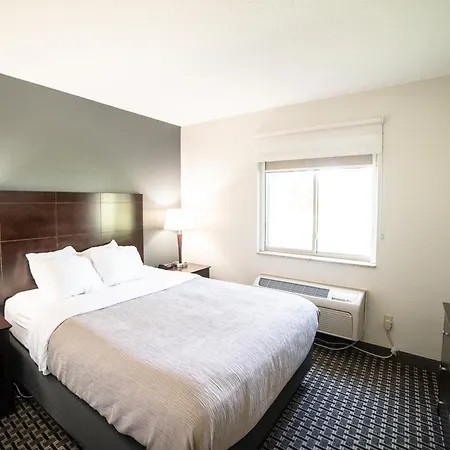 Quality Inn & Suites Watertown Near Prairie Lakes Ice Arena-3
