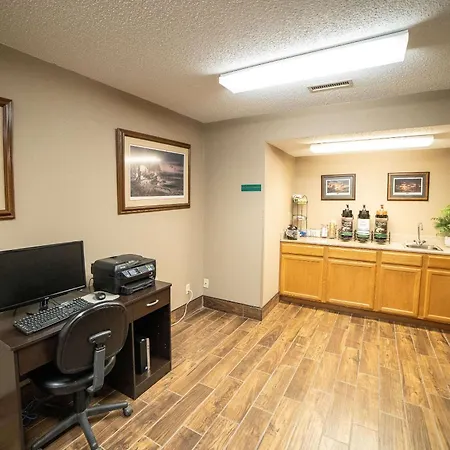Quality Inn & Suites Watertown Near Prairie Lakes Ice Arena-2
