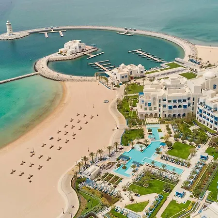 Hilton Salwa Beach Resort&Villas-2