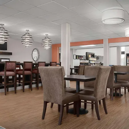 Hampton Inn Russellville-2