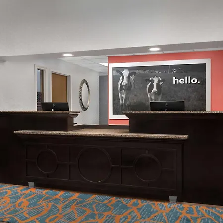 Hampton Inn Russellville-3