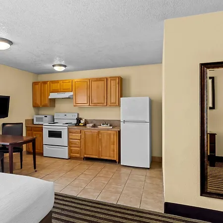 Quality Inn & Suites Vancouver - Hazel Dell-3